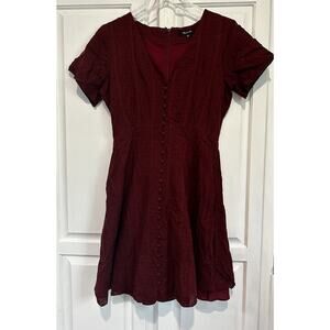 Madewell Dusty Burgundy V-Neck Button Front Swing Dress in Swiss Dot Size 0